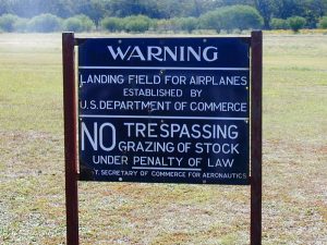 Emergency landing field sign